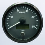 SingleViu 4in (100mm)) 5000RPM tachometer.  Retail pack with harness
